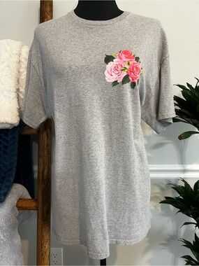 Call Your Mother Gray Short Sleeve Tee with Pink Rose Graphic Size L